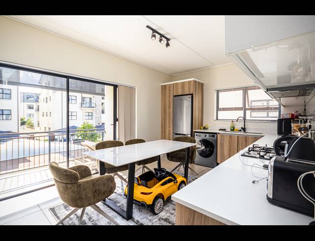 3 BEDROOM APARTMENT FOR SALE IN SANDOWN